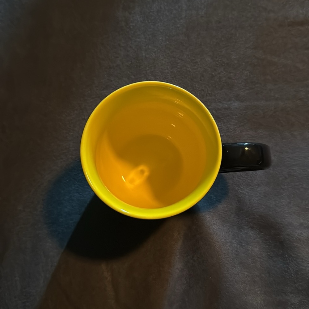 Batman Logo Mug - Picture 3 of 4